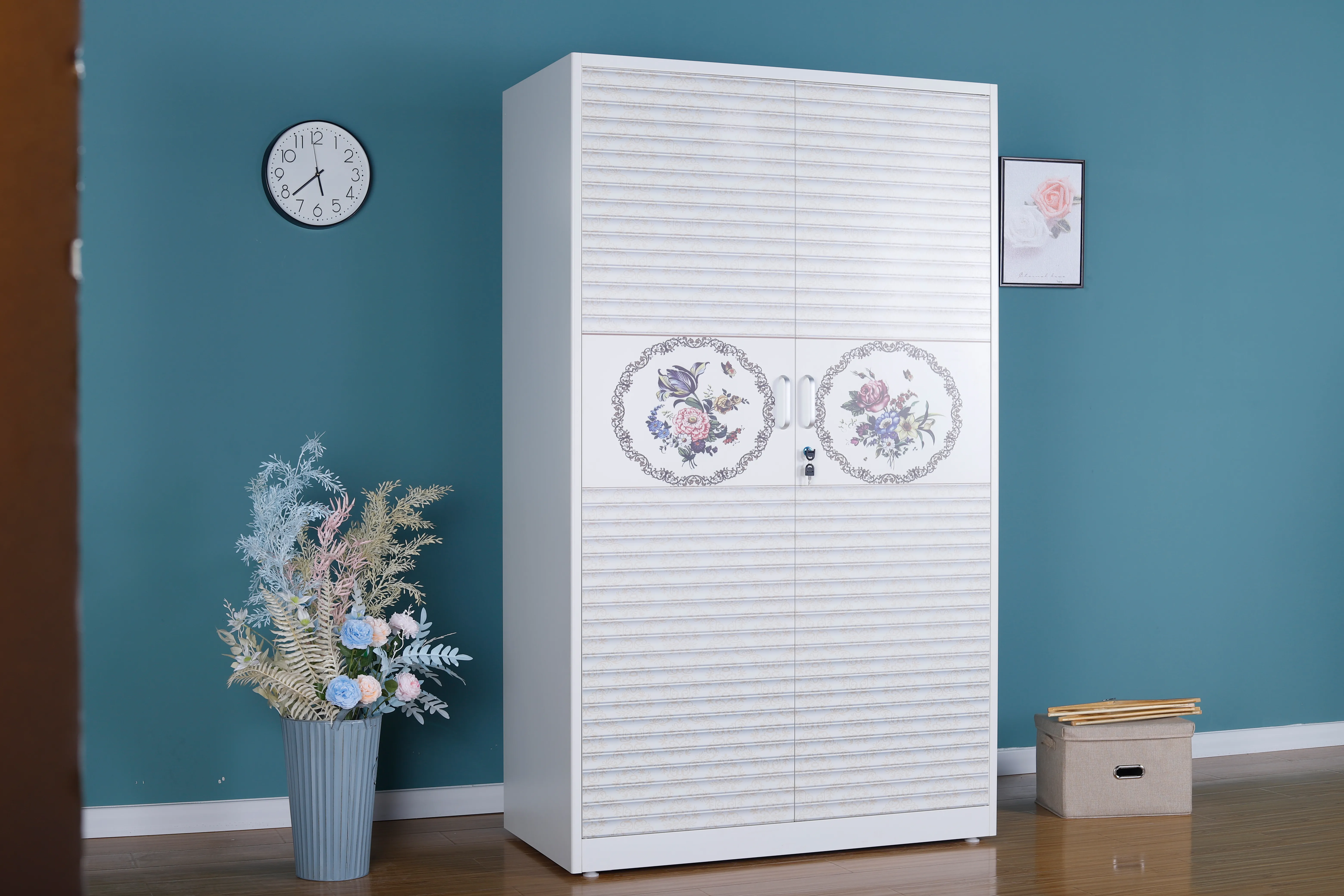 Swing door steel cupboard